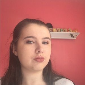 Meet your Posher, Emma